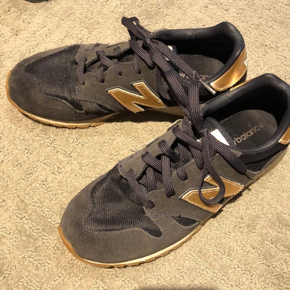 New Balance 520 Shoes